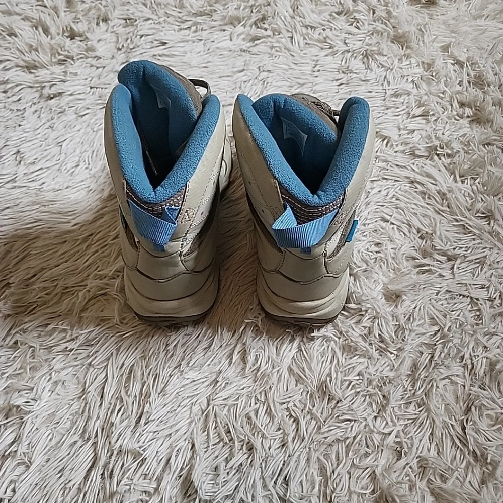 The North Face Girl's Hiking Walking Trail Outdoors Boots Shoes - 3. MSRP $85 ✨️